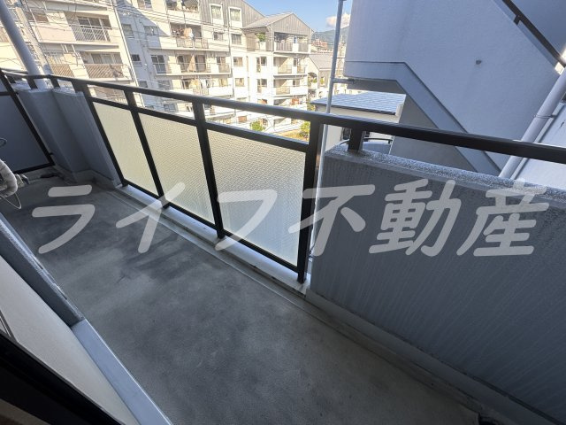 グランメールシマノのバルコニー|暖かな日差しのふりそそぐバルコニー