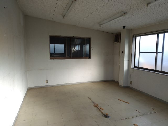 ６４１７８　本巣郡北方町北方 倉庫の洋室