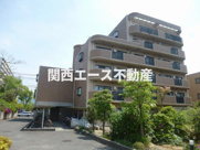 シャルマン・シェソワの画像