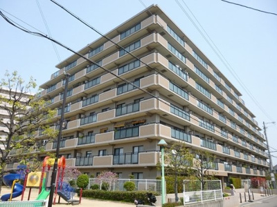 【外観】 | ステイツ堺東三国ヶ丘 | 閑静な住宅街にたつ9階建のマンションです