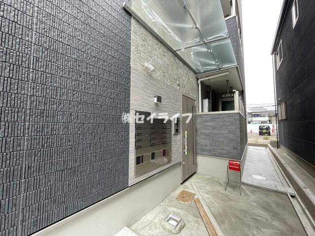 フジパレス城東東中浜Ⅲ番館のエントランス