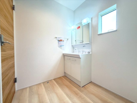 富士市天間 第１　新築戸建　全4棟　2号棟の洗面所|ゆとりある脱衣所