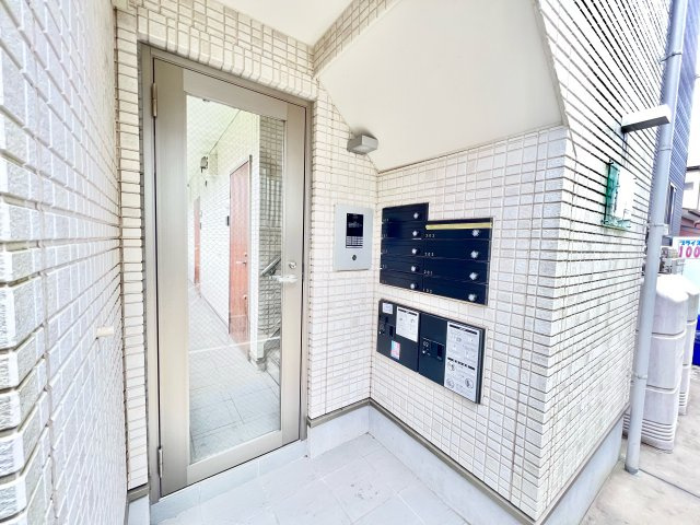 BR四街道のエントランス