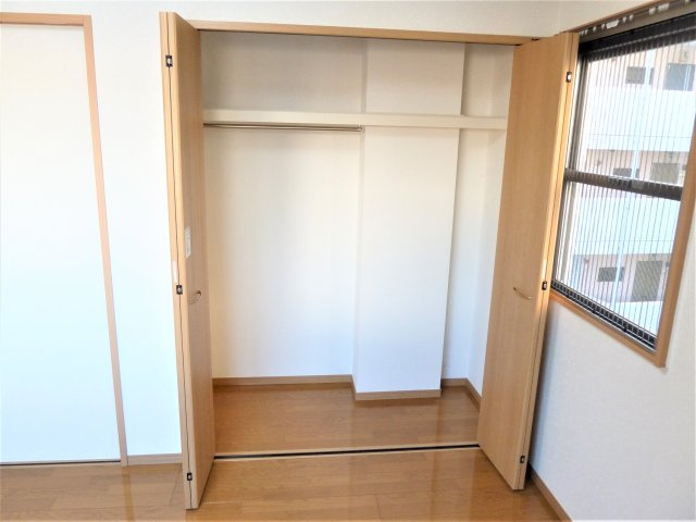 ニューライフ前原の収納|クローゼットの他にも大きい収納があります