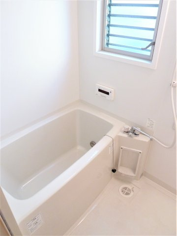 ニューライフ前原の浴室|ゆったりお風呂は疲れも癒されますね