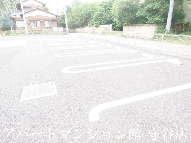 Foliarの駐車場