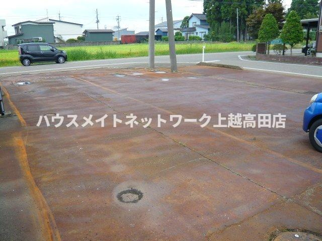 グリーンヒルズＢの駐車場|駐車場