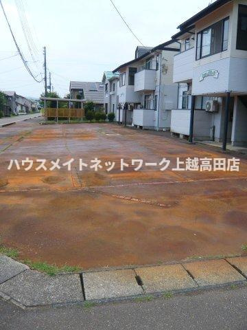グリーンヒルズＢの駐車場|消雪付駐車場