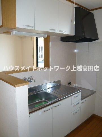 グリーンヒルズＢのキッチン|対面キッチン