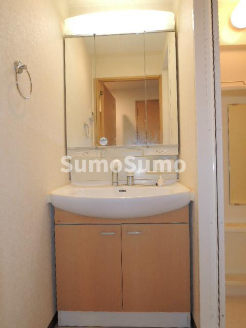 神戸市中央区雲井通４丁目の賃貸マンションの洗面所