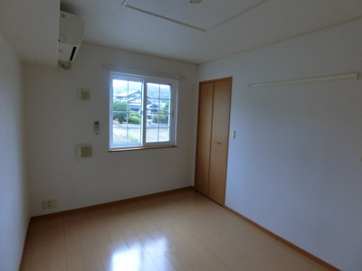 【洋室】 | カレント・ベルデ | 104の画像（間取反転タイプ：イメージ）