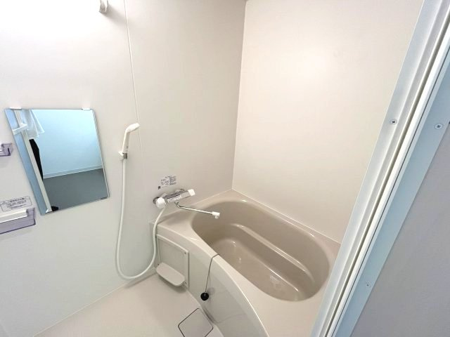 ジーメゾン寝屋川秦町ルシェールの浴室