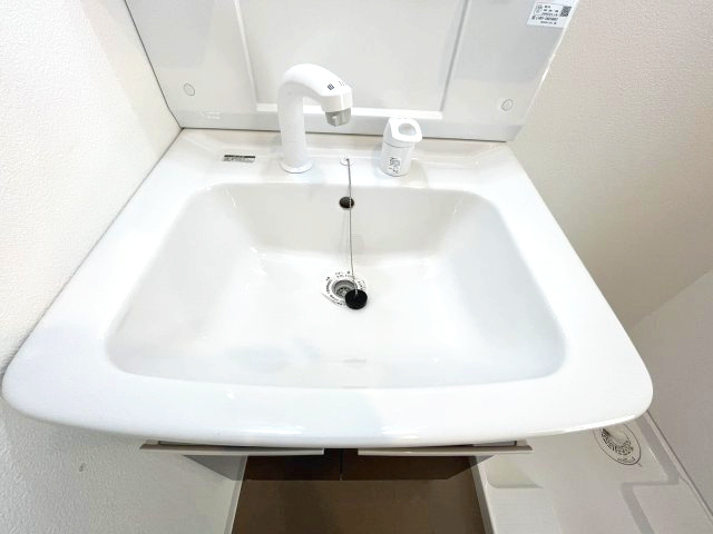 ジーメゾン寝屋川秦町ルシェールの独立洗面台