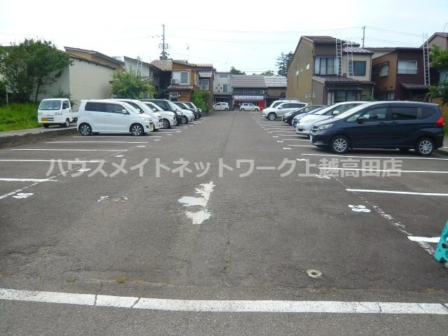 本町１丁目駐車場の駐車場|外観写真（裏通り側）消雪付駐車場