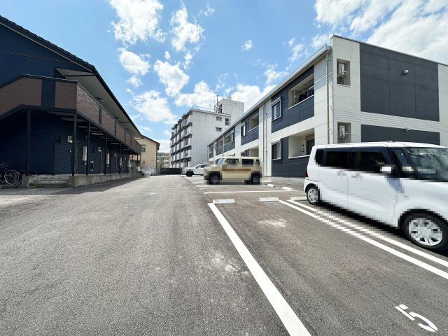 青空ハイツの駐車場