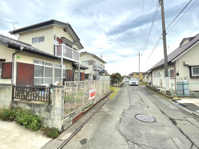 佐波郡玉村町大字藤川　中古680の前面道路含む現地写真