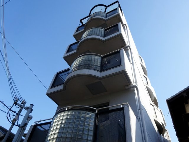 レジデンスドールの外観