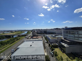 【展望】 | レスタージュ伊丹サーフアライブ | 南側バルコニーからの眺望です♪周囲の目線も気になりません！イオンモール伊丹ガ見えます(^^)