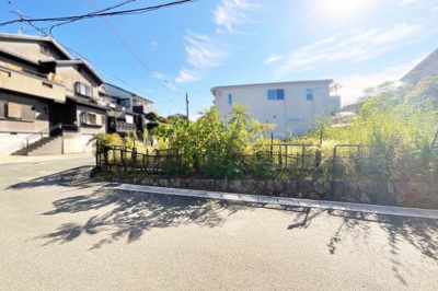 【前面道路含む現地写真】 | 宇治市木幡南端　土地 | 色んな住宅展示場で好みのハウスメーカーを探すのも楽しいですね。もちろん、ゆいホームでもご紹介出来ます＼(^_^)／