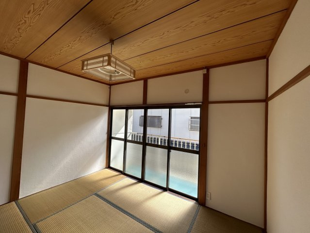 コーポオーシャンの和室