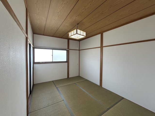 コーポオーシャンの和室