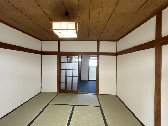 コーポオーシャンの和室