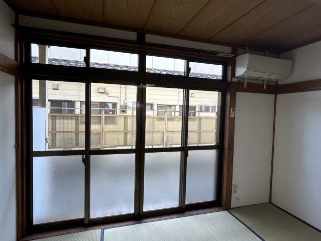 コーポオーシャンの和室