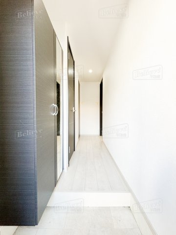 エルグランドパティオ壱番館の玄関|シューズインクローゼットもあります★