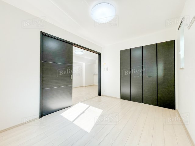 エルグランドパティオ壱番館の寝室|クローゼット付の洋室です☆