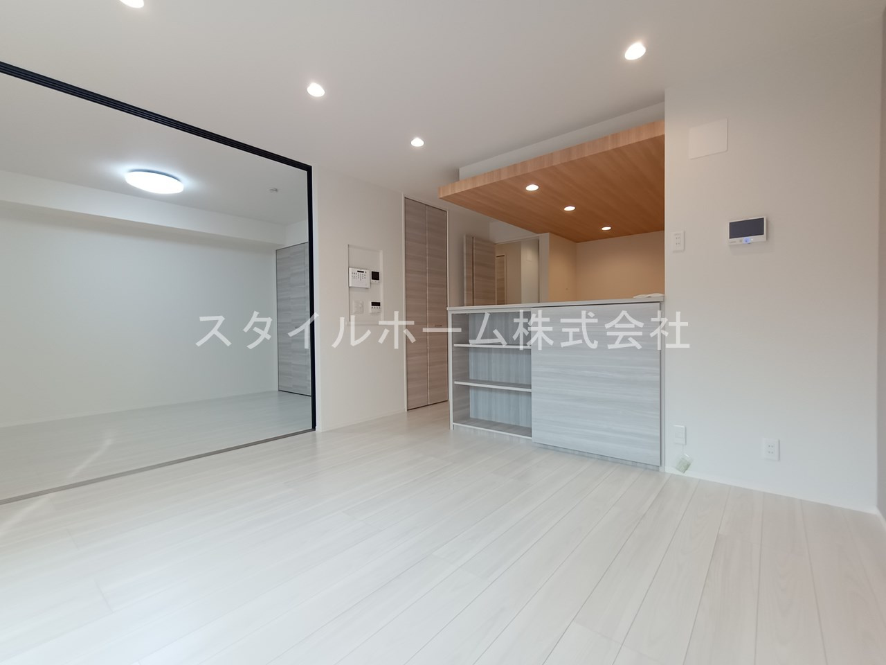 D-square東橋良の居間・リビング