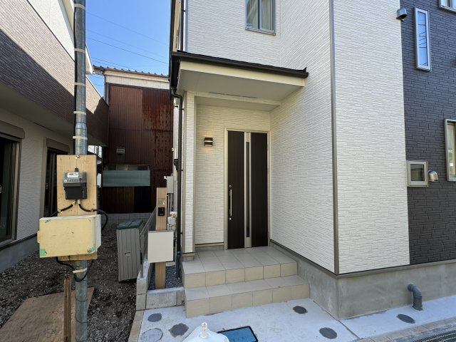 三郷市高州１丁目新築戸建【高州東小学校：10分】のエントランス|エントランス・玄関ポーチ