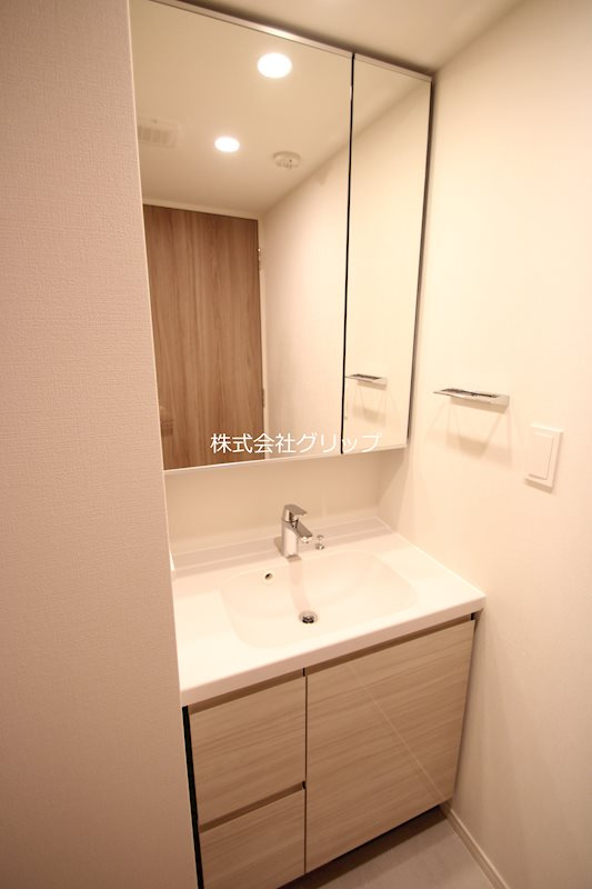 パークアクシス横浜阪東橋の独立洗面台