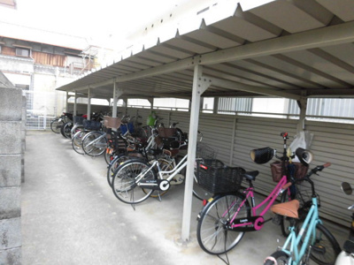 【その他共用部分】 | ル・ポーゼ大桐 | 屋根付き共用駐輪場です