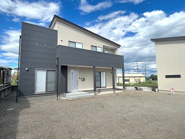 高崎市金古町の外観|敷地面積158坪で、お庭で家庭菜園やBBQなども楽しめます♪