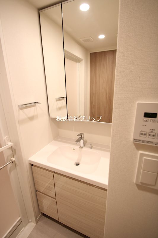 パークアクシス横浜阪東橋の独立洗面台