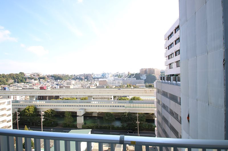 パークアクシス横浜阪東橋のバルコニー