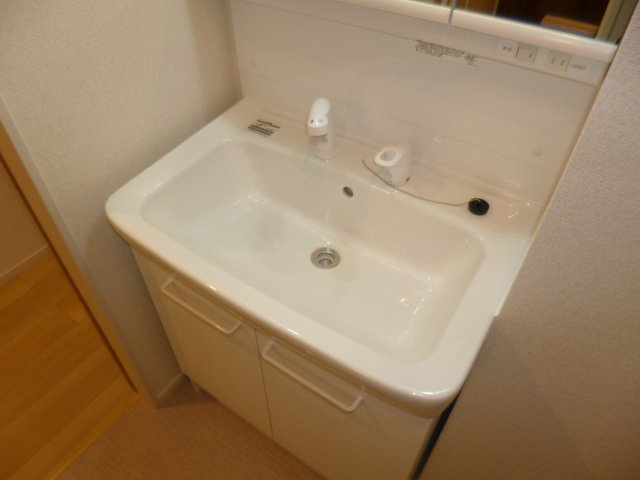 ルナテセラⅠの独立洗面台|洗髪洗面化粧台