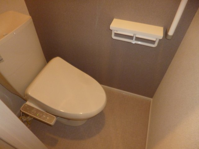 ルナテセラⅠのトイレ|シャワー付きトイレ