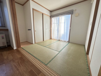 【和室】 | 茂原市東郷　中古戸建 | 外壁塗装歴あり（2022年4月）水被害等なし（2024年10月現）
車種により多数台駐車可能