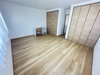 【洋室】 | 茂原市東郷　中古戸建 | 外壁塗装歴あり（2022年4月）水被害等なし（2024年10月現）
車種により多数台駐車可能