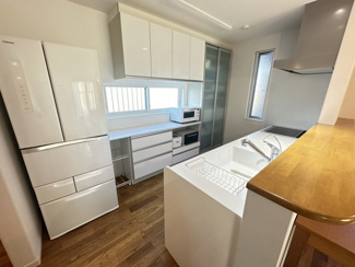 【キッチン】 | 茂原市東郷　中古戸建 | 外壁塗装歴あり（2022年4月）水被害等なし（2024年10月現）
車種により多数台駐車可能