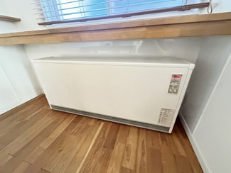 【設備】 | 茂原市東郷　中古戸建 | 蓄熱暖房機
外壁塗装歴あり（2022年4月）水被害等なし（2024年10月現）
車種により多数台駐車可能