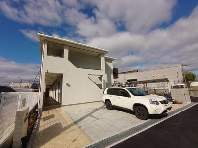 【外観】 | クレスト | お洒落な2階建てアパートです。お洒落な2階建てアパートです。