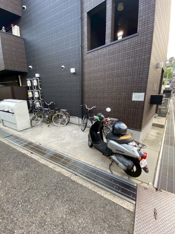 神戸市兵庫区会下山町２丁目のアパートの駐車場|駐車場完備です