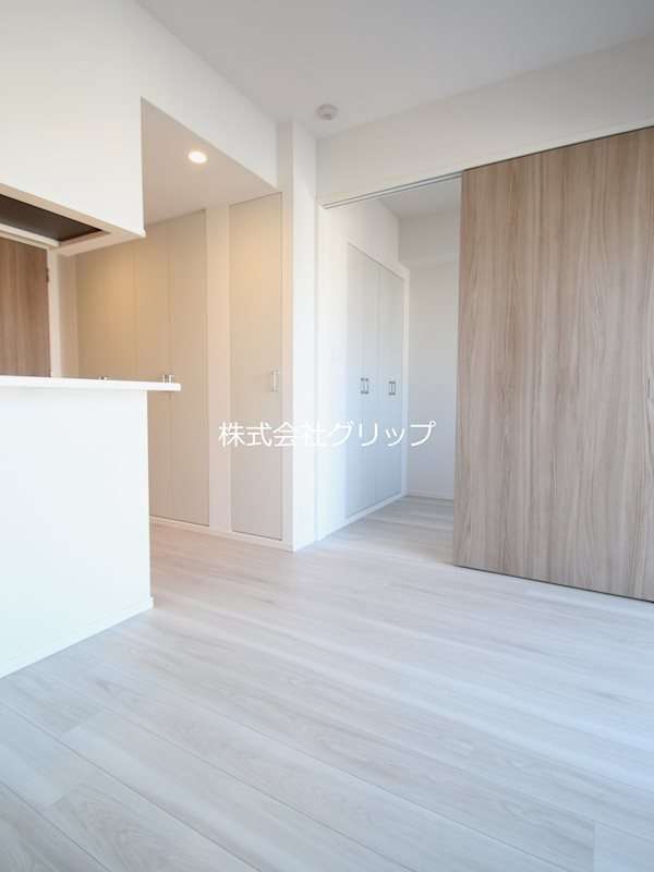 パークアクシス横浜阪東橋の居間・リビング