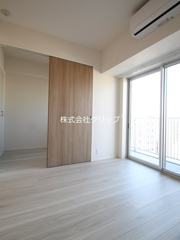 パークアクシス横浜阪東橋の居間・リビング