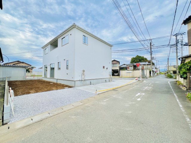 前橋市下沖町の前面道路含む現地写真|車の通りも少なく駐車も楽々♪