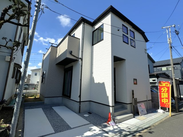 三郷市上口１丁目新築戸建【彦成小学校：10分】の外観|完成済み内覧可能です！