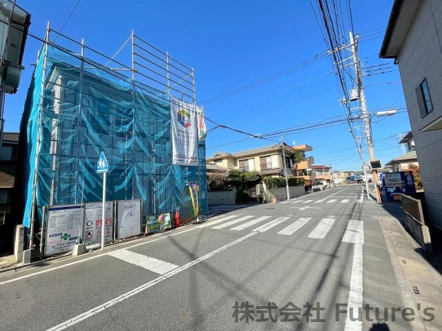 三郷市戸ヶ崎2丁目　新築戸建　全1棟の前面道路含む現地写真|前面道路含む現地写真です。