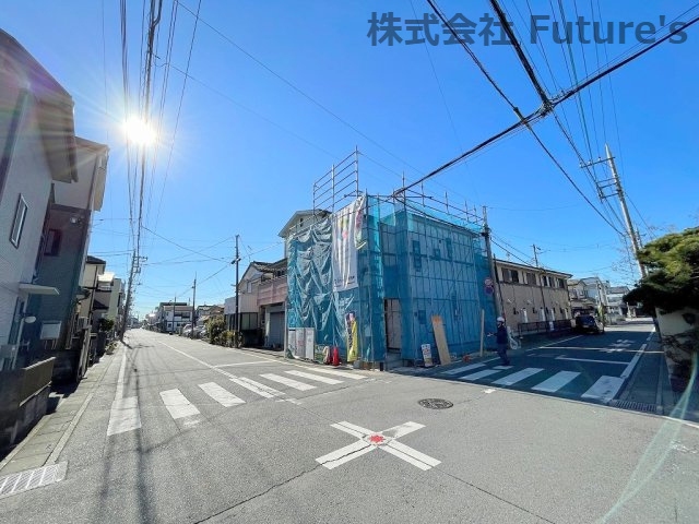 三郷市戸ヶ崎2丁目　新築戸建　全1棟の前面道路含む現地写真|前面道路含む現地写真です。